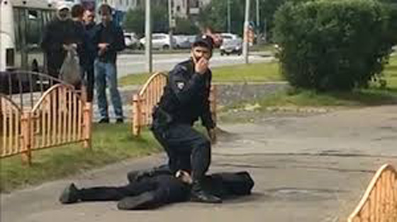 روسيا: إصابة 8 أشخاص في حادث طعن بسكين وسط مدينة سورغوت صورة رقم 3