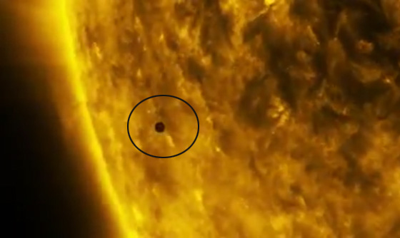 مشاهد مدهشة كوكب عطارد يلاعب الشمس في فيديو حقيقي صورة رقم 1