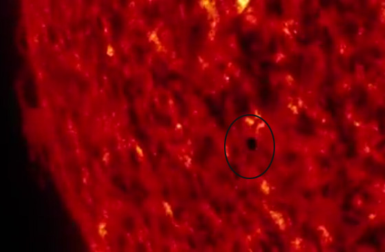 مشاهد مدهشة كوكب عطارد يلاعب الشمس في فيديو حقيقي صورة رقم 2