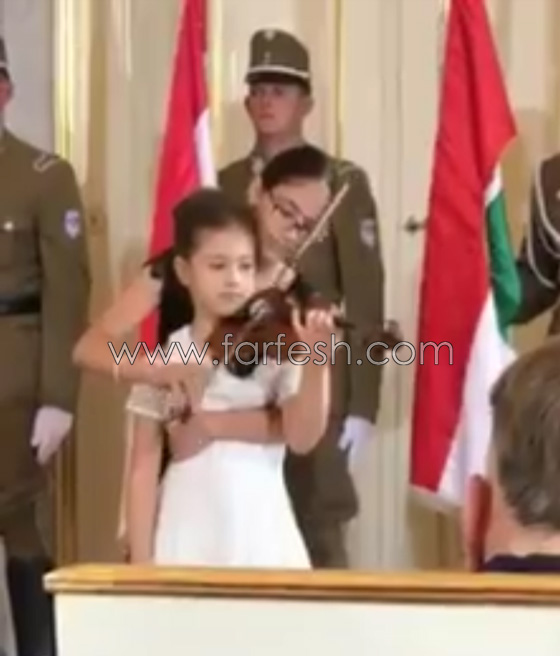 بالفيديو.. طفلتان مصريتان تبهران الجمهور في حفل بالقصر الرئاسي  بالمجر صورة رقم 3