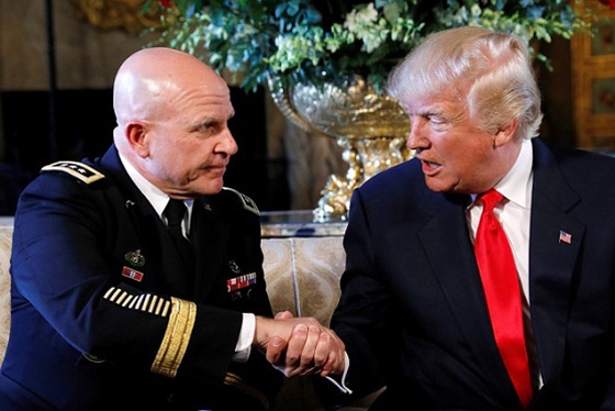 التنانير القصيرة تقنع ترامب بالبقاء في أفغانستان صورة رقم 2