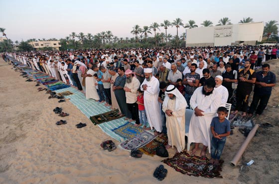 صور: هكذا احتفل المسلمون بمناسبة عيد الأضحى المبارك حول العالم صورة رقم 24