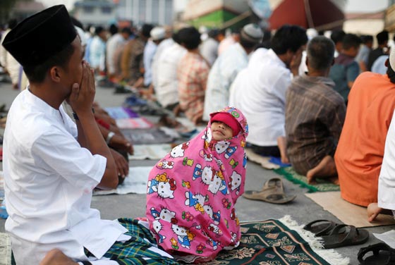 صور: هكذا احتفل المسلمون بمناسبة عيد الأضحى المبارك حول العالم صورة رقم 2