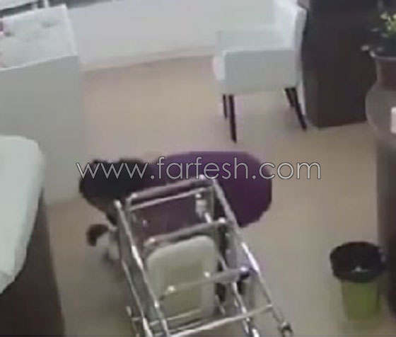 فيديو مروّع.. اهمال ممرضة يتسبب بسقوط طفل حديث الولادة صورة رقم 5