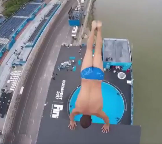 فيديو مدهش.. شاب يقفز من ارتفاع 27 متر ولا يزال حيا صورة رقم 2