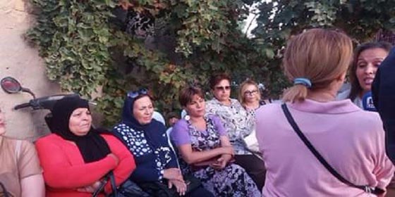 فيديو صادم: تهديد حياة معلمة تونسية بتهمة تحريض الطالبات على نزع الحجاب صورة رقم 2