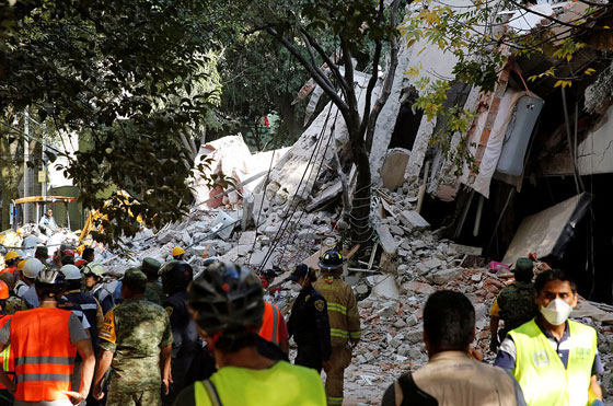 مئات القتلى والجرحى في زلزال قوي يضرب وسط المكسيك.. صور وفيديو صورة رقم 16