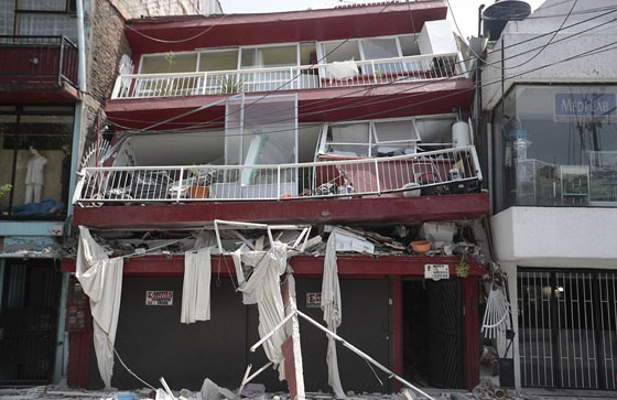 مئات القتلى والجرحى في زلزال قوي يضرب وسط المكسيك.. صور وفيديو صورة رقم 18