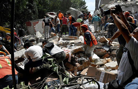 مئات القتلى والجرحى في زلزال قوي يضرب وسط المكسيك.. صور وفيديو صورة رقم 26