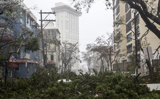 الإعصار ماريا يجتاح بورتوريكو والكاريبي فدمر المباني وقطع الكهرباء والجزيرة تستنجد! صورة رقم 11