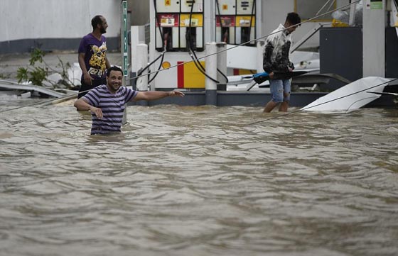 الإعصار ماريا يجتاح بورتوريكو والكاريبي فدمر المباني وقطع الكهرباء والجزيرة تستنجد! صورة رقم 18