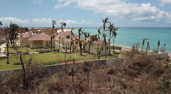 اعصار ايرما يدمر اجزاء كبيرة من قصر ترامب في الكاريبي.. فيديو وصور صورة رقم 4