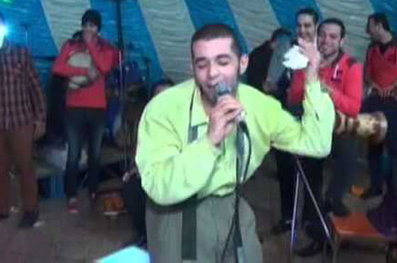 فيديو مؤلم: مصري معاق عقليا يستغلّوه في الافراح ليغني ويسخر منه الحضور! صورة رقم 6