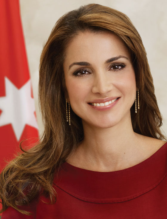 بالفيديو.. زلة لسان جديدة تُجبر شيرين على الاعتذار هذه المرة للملكة رانيا صورة رقم 13