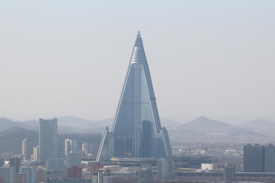 بعد ثلاثة عقود لبنائه.. كوريا الشمالية ستفتتح (فندق الموت) في بيونغ يانغ صورة رقم 5