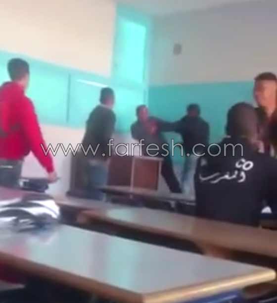 فيديو صادم.. تلميذ ينهال بالضرب العنيف على أستاذه يثير غضب المغاربة صورة رقم 1
