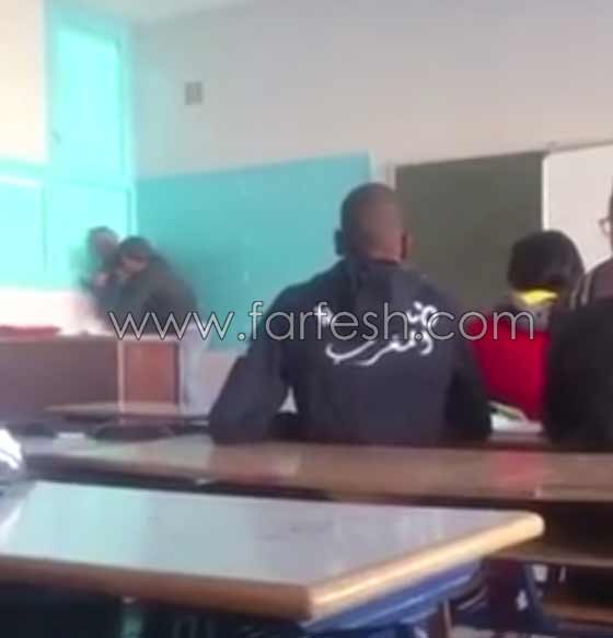 فيديو صادم.. تلميذ ينهال بالضرب العنيف على أستاذه يثير غضب المغاربة صورة رقم 4