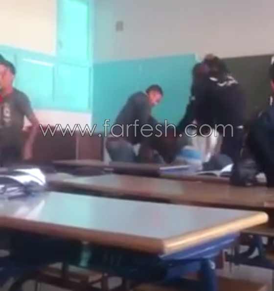فيديو صادم.. تلميذ ينهال بالضرب العنيف على أستاذه يثير غضب المغاربة صورة رقم 6
