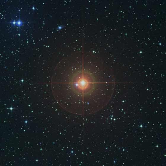 النجم العملاق الأحمر يكشف خفايا ما قبل موت الشمس صورة رقم 3