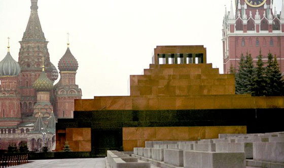 بالصور.. جولة لزيارة قبر لينين في موسكو صورة رقم 3