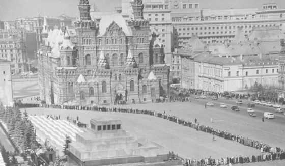 بالصور.. جولة لزيارة قبر لينين في موسكو صورة رقم 8