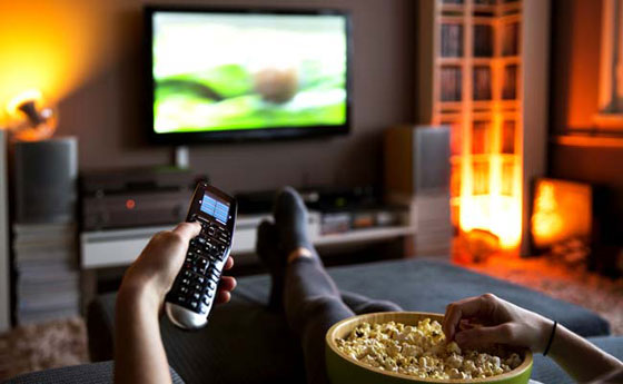 دراسة حديثة: مشاهدة التلفزيون تؤدي إلى الإصابة بتجلط الدم صورة رقم 3