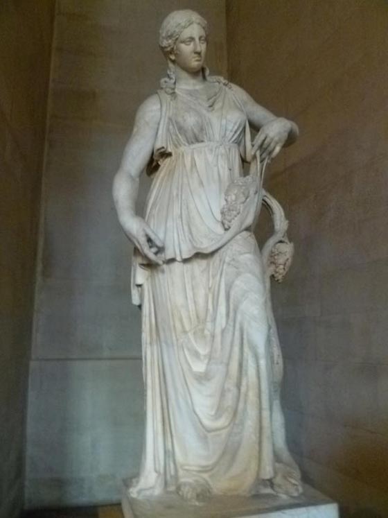 أشهر 5 تماثيل عالمية تمثل المرأة وتجسدها منها تمثال الحرية ونفرتيتي صورة رقم 4