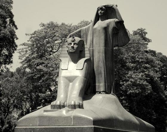 أشهر 5 تماثيل عالمية تمثل المرأة وتجسدها منها تمثال الحرية ونفرتيتي صورة رقم 3
