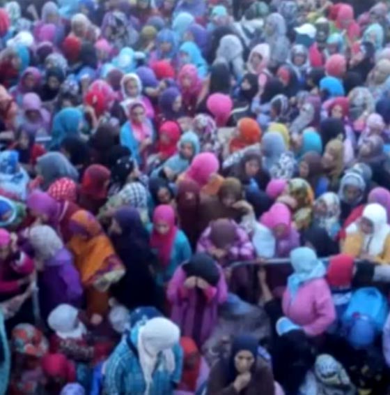 فاجعة في المغرب.. وفاة 18 امرأة في تدافع خلال توزيع مساعدات غذائية والملك يتكفل بالمساعدة صورة رقم 1