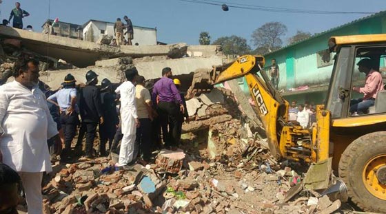 انهيار مبان في مومباي والبحث عن 20 شخصا تحت الأنقاض صورة رقم 3