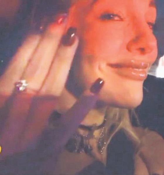فيديو النجمة التركية مريم اوزرلي تعرض خاتم خطوبتها من باسل الزارو  صورة رقم 3
