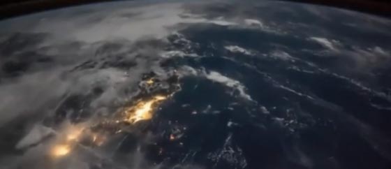 فيديو مدهش.. لقطات من الفضاء لصواعق تضرب الأرض صورة رقم 1