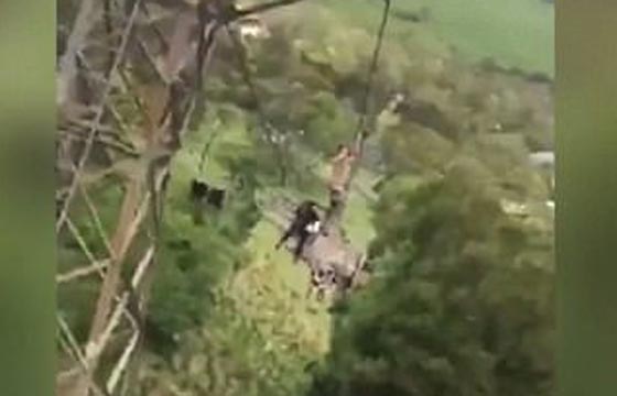 بالفيديو.. سقوط صبي يمارس تمارين أعلى تلفريك صورة رقم 3