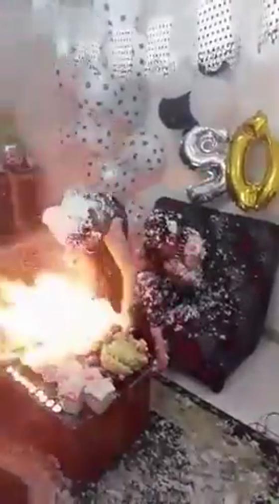 بالفيديو.. عيد ميلاد ينتهي باشتعال النيران في فتاتين صورة رقم 1