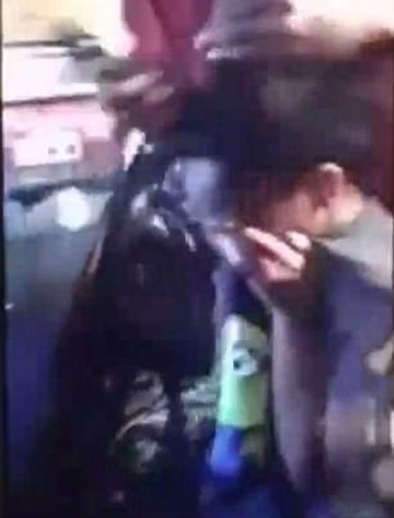 فيديو قاسي +18: أمريكي يضرب ابنته بقسوة بسبب سناب شات صورة رقم 6