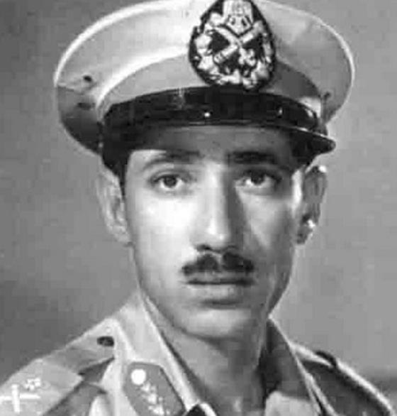 المشير عبد الحكيم عامر.. أصغر وزير حربية في مصر وموته غامض صورة رقم 3