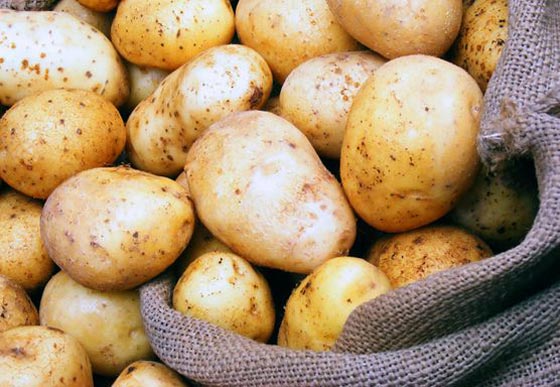 10 طرق مختلفة لاستخدام البطاطس حتى تنعموا ببشرة شابة نضرة  صورة رقم 5