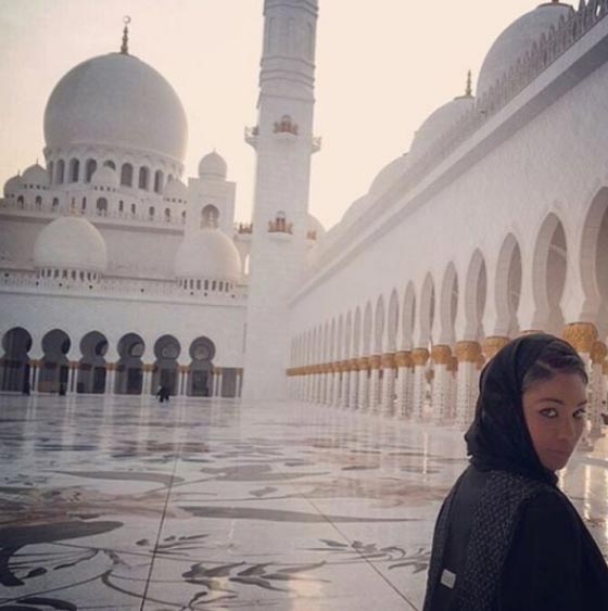 عارضات أزياء عالميات ارتدين الحجاب لجلسات تصوير في دول عربية صورة رقم 6