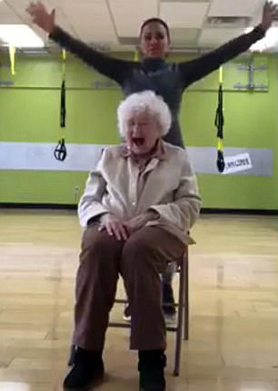 فيديو طريف: عجوز عمرحا 93 عاما في صالة التمارين الرياضية صورة رقم 2