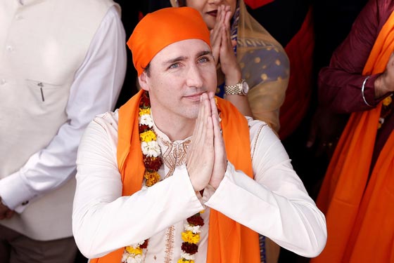 زوجة وابنة رئيس وزراء كندا ترتديان غطاء للرأس صورة رقم 11