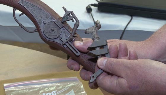 بالفيديو والصور.. العثور على أقدم مسدس في العالم صورة رقم 1