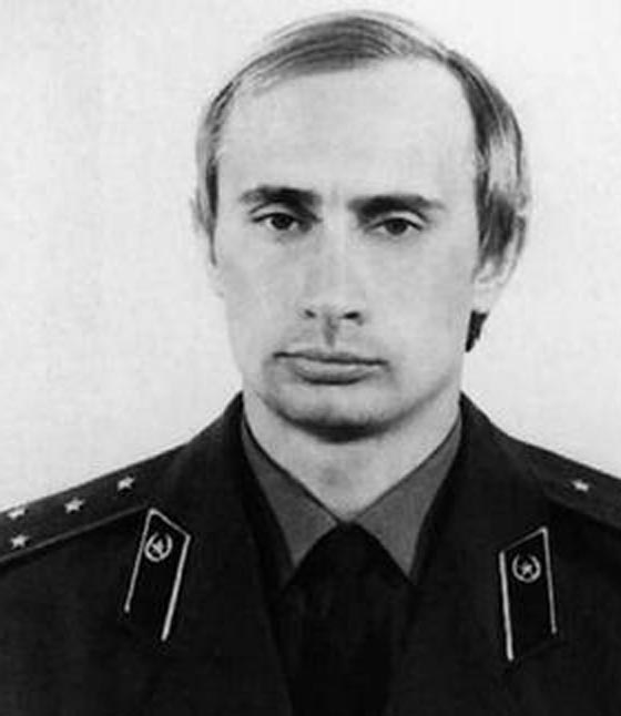 بالصور: شاهد كيف تحوّل بوتين من عميل مخابرات الى رئيس روسيا صورة رقم 2