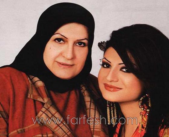 حصريا بمناسبة عيد الام: صور 50 فنانة عربية مع امهاتهن (ج. 2) صورة رقم 19