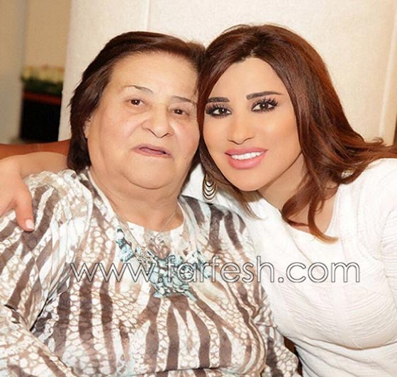 حصريا بمناسبة عيد الام: صور 50 فنانة عربية مع امهاتهن (ج. 2) صورة رقم 3