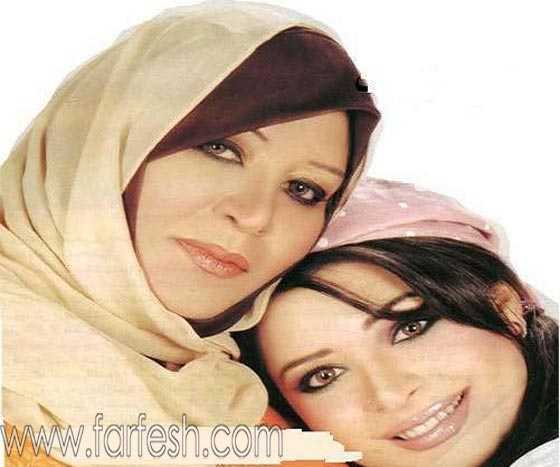 حصريا بمناسبة عيد الام: صور 50 فنانة عربية مع امهاتهن (ج. 2) صورة رقم 5
