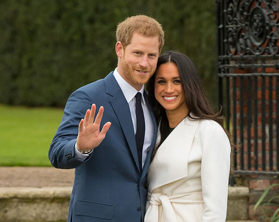 بالفيديو.. الأمير هاري وميغان يختاران كعكة الزفاف الملكي صورة رقم 3