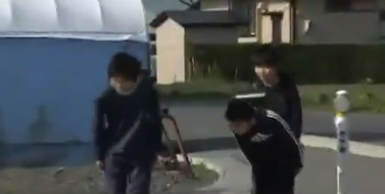 شاهد كيف يقطع اهل اليابان الشوارع صورة رقم 2