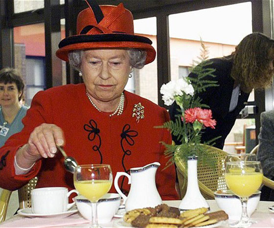 االطعام المسموح والممنوع تناوله داخل العائلة الملكية البريطانية صورة رقم 1