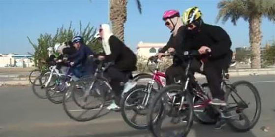 بالفيديو: السعودية تقيم أول سباق رياضي للنساء والاقبال كبير صورة رقم 5
