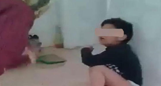 فيديو وحشي ومؤلم: جدة تونسية تُعذب حفيدها الصغير وتحرقه بسكين! صورة رقم 1